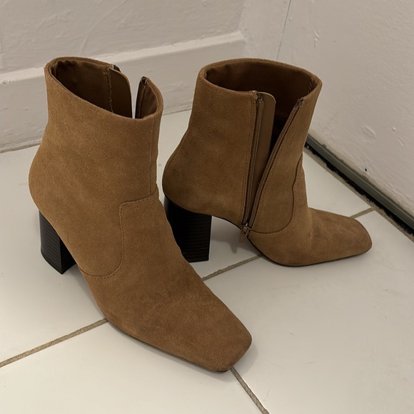 Leather Block Heel Ankle Boots - Picture 6 of 7